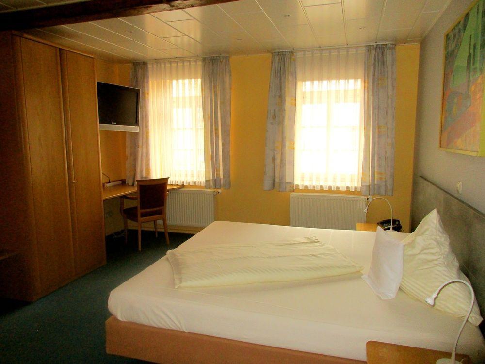 Hotel Restaurant Zehntscheune Sinsheim Esterno foto